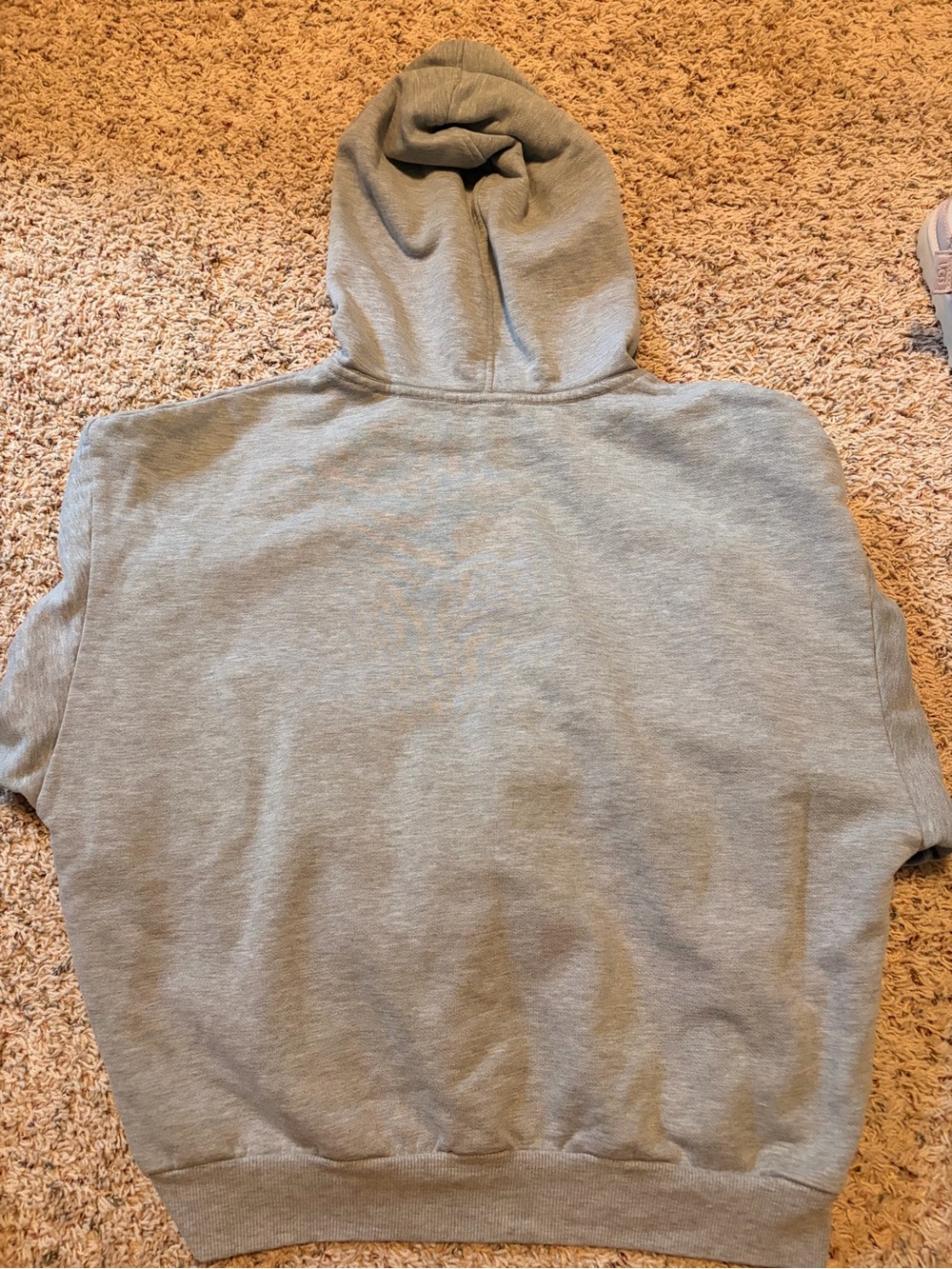 ALO Yoga Light Gray Hooded Sweatshirt - Picture 2 of 4